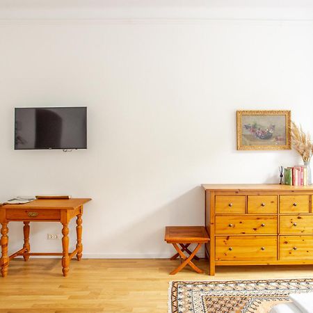 Gemuetliche Wohnung Nur 15 Minuten Ins Stadtzentrum Wina Bagian luar foto