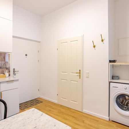 Gemuetliche Wohnung Nur 15 Minuten Ins Stadtzentrum Wina Bagian luar foto