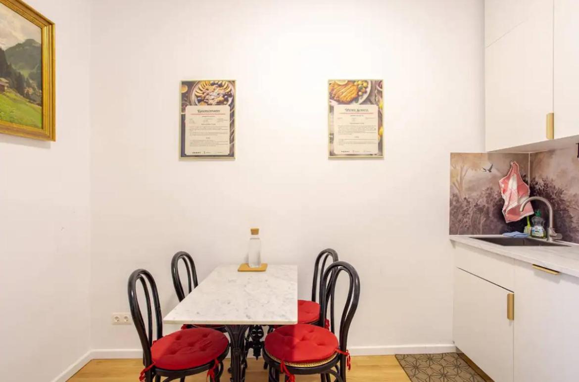 Gemuetliche Wohnung Nur 15 Minuten Ins Stadtzentrum Wina Bagian luar foto