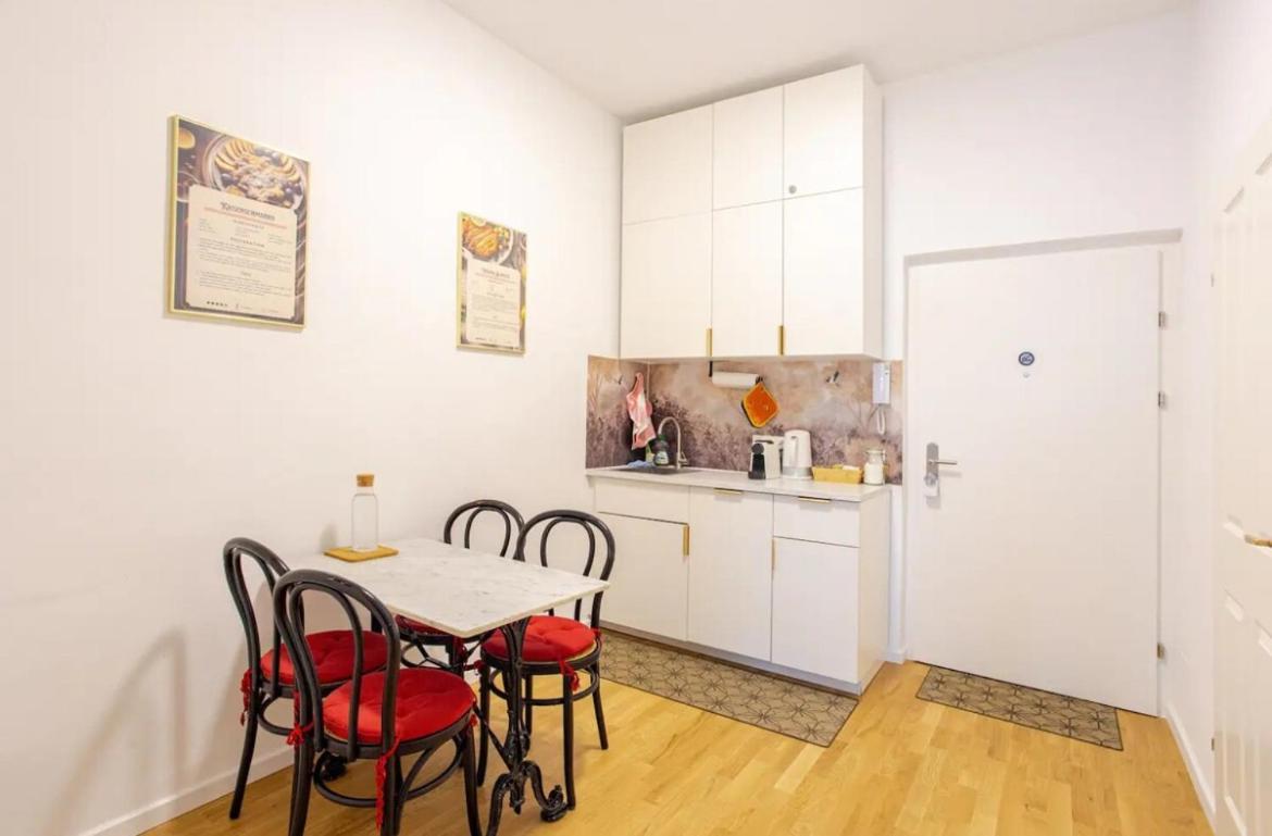 Gemuetliche Wohnung Nur 15 Minuten Ins Stadtzentrum Wina Bagian luar foto