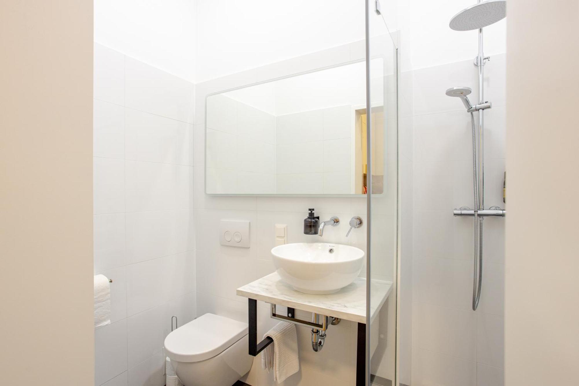 Gemuetliche Wohnung Nur 15 Minuten Ins Stadtzentrum Wina Bagian luar foto